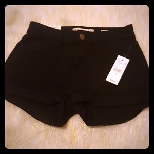 NWT Bullhead shorts